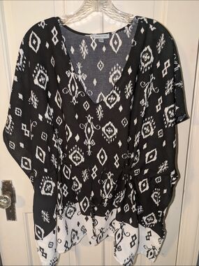 Black & White Ikat Print Women's Tunic